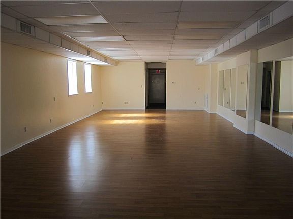 2nd image of 120 Thompson Dr