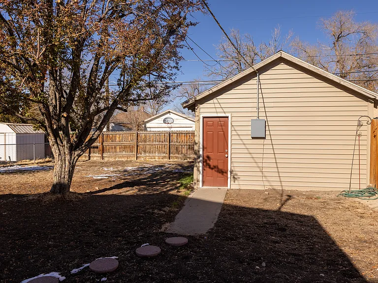 1138 White Ave — Photo 7