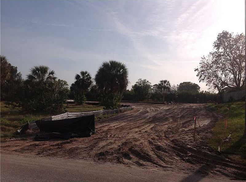 2nd image of 4711 Troydale Rd
