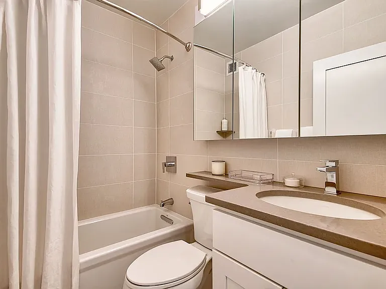 155 E 31st St #W23D — Photo 4