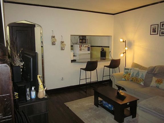 4th image of 21537 43rd Ave #7B