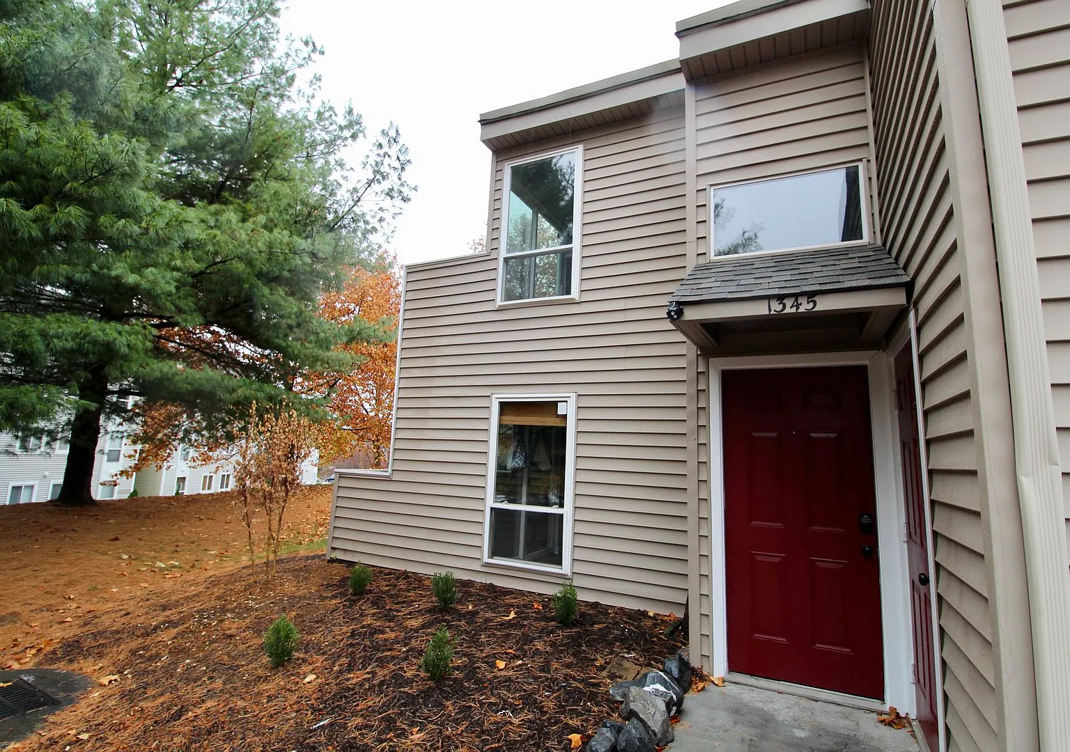Camden Townhomes 1345 — Photo 1