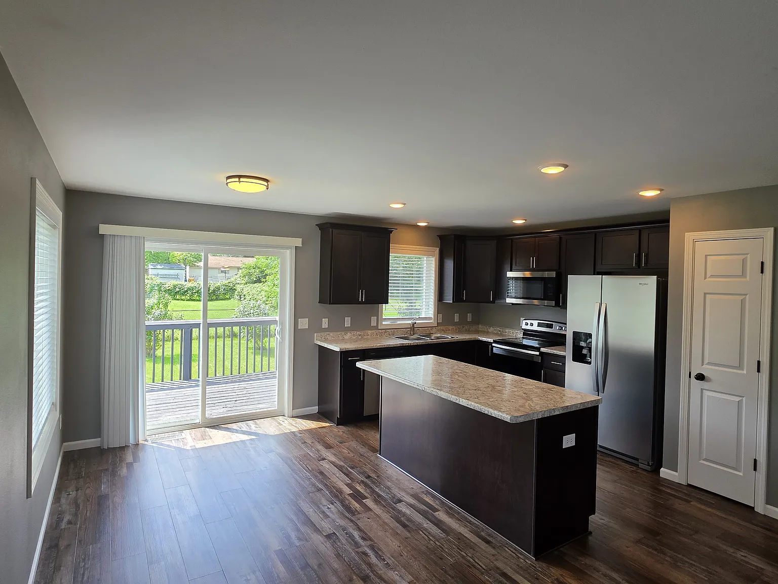 3 bed, 1563 sqft, $2,200 — Photo 3