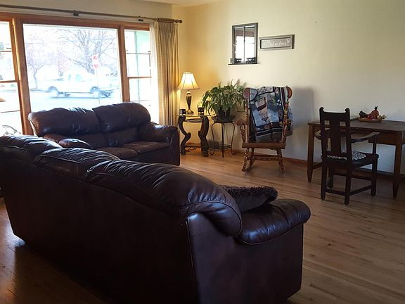 2nd image of 1486 Park Ln
