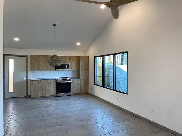 1321 E Iris Ave #4 — Photo 4