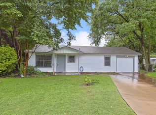 111 Denton Cir, Euless, TX 76039