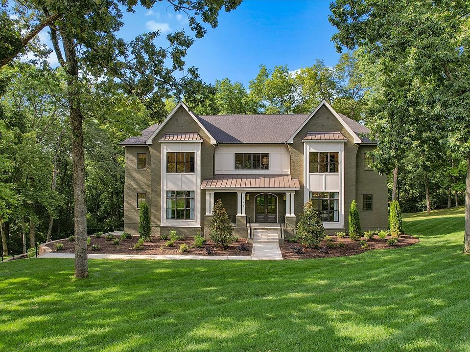 1st image of 526 W Hillwood Dr