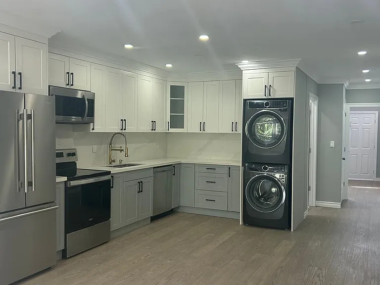 552A Sheppard Ave W — Photo 16