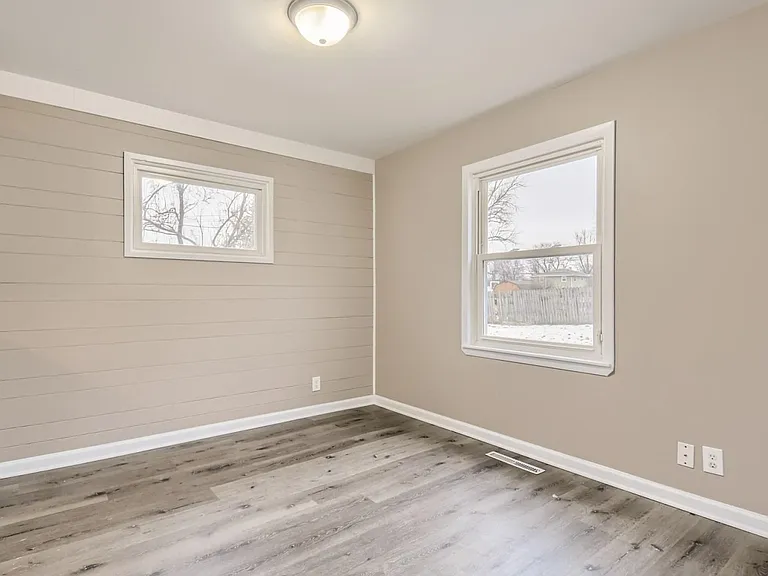 120 Roberts Rd — Photo 6