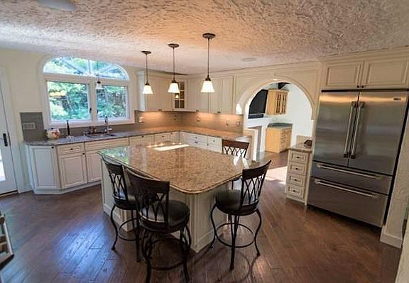 5th image of 37 Standish Dr