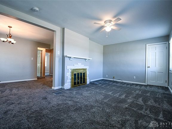 4th image of 220 Schuyler Dr