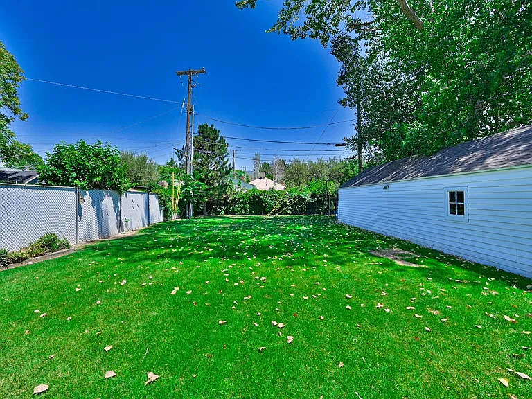 2789 S Alden St — Photo 6