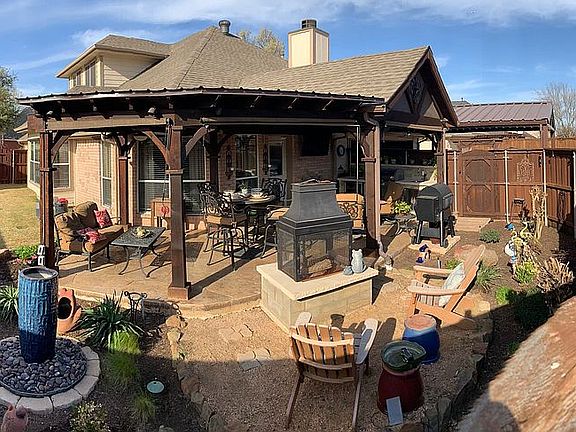 2nd image of 1652 Castle Rock Dr
