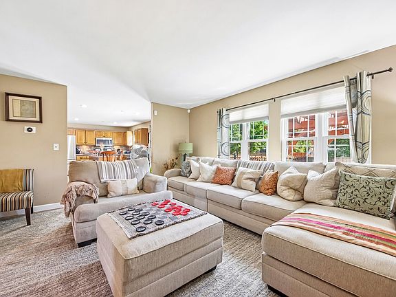 2nd image of 1708 Sunshine Ln