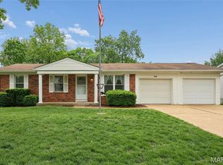 1418 Twin Trails Dr, Fenton, MO 63026