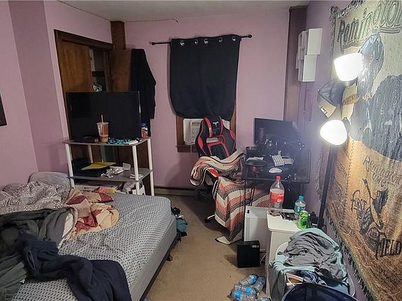 4th image of 106 Albany St