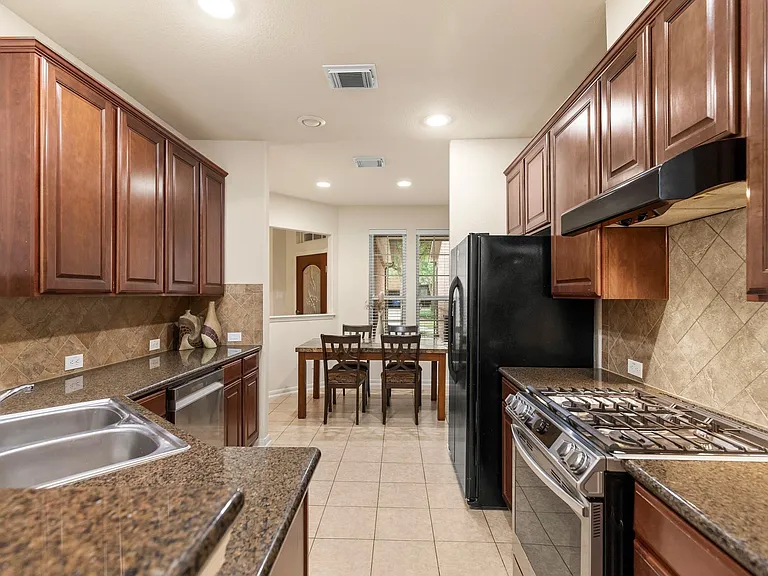 1146 Glenwood Canyon Ln — Photo 10