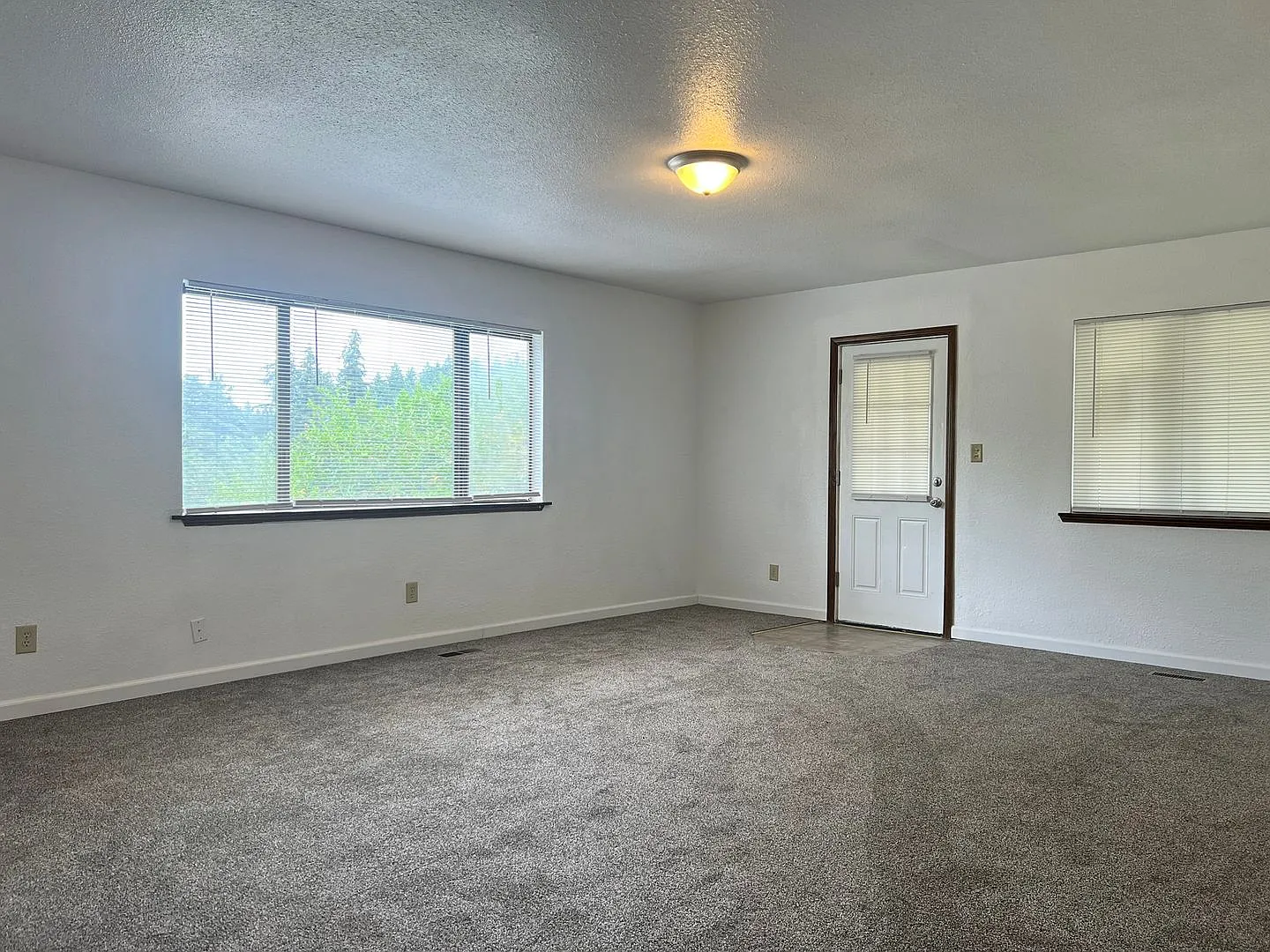 OWN764 — Photo 3