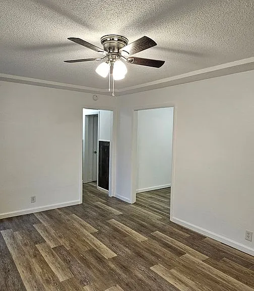 10716 Bennington Ave — Photo 7