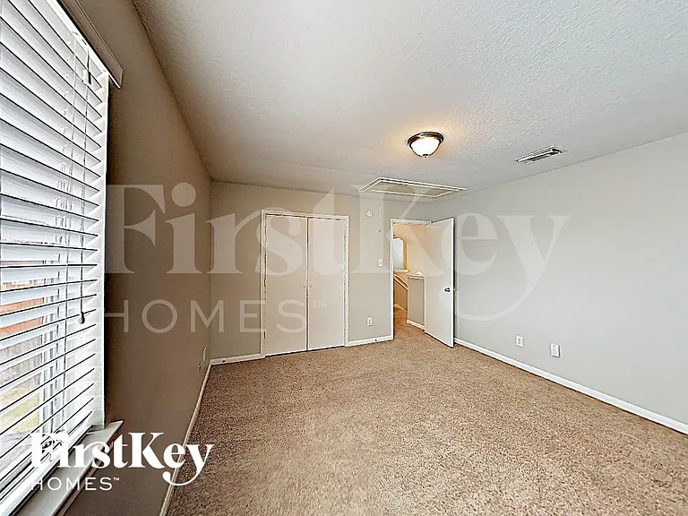1438 Rocky Glen Ln — Photo 10