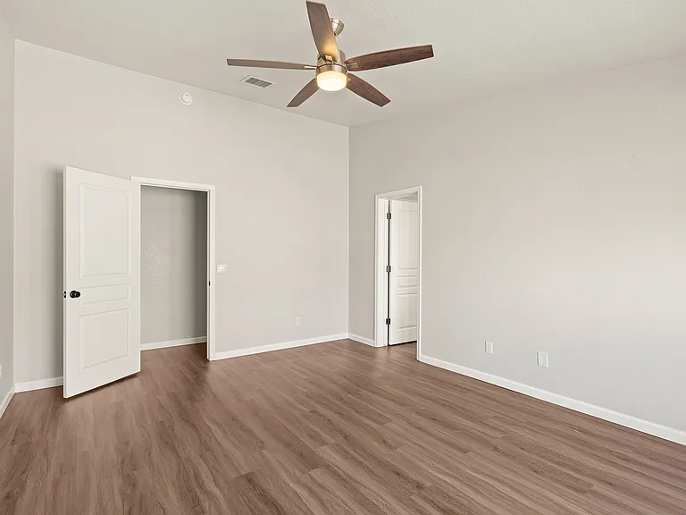2729 Cartegena Dr — Photo 22