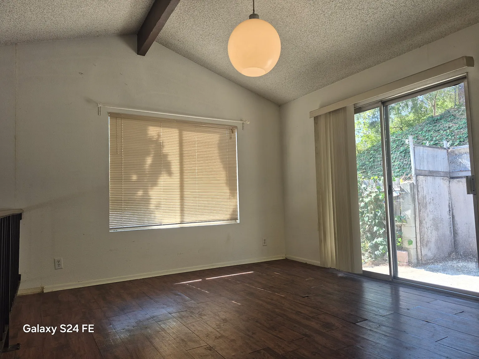 3 bed, 1228 sqft, $4,100 — Photo 3