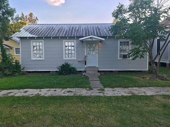 4th image of 608 S Avenue G
