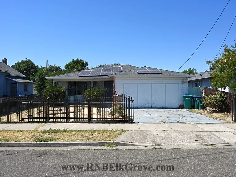 2271 E Church St — Photo 2