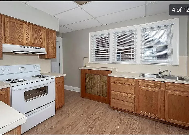 4370 Eastway St — Photo 4