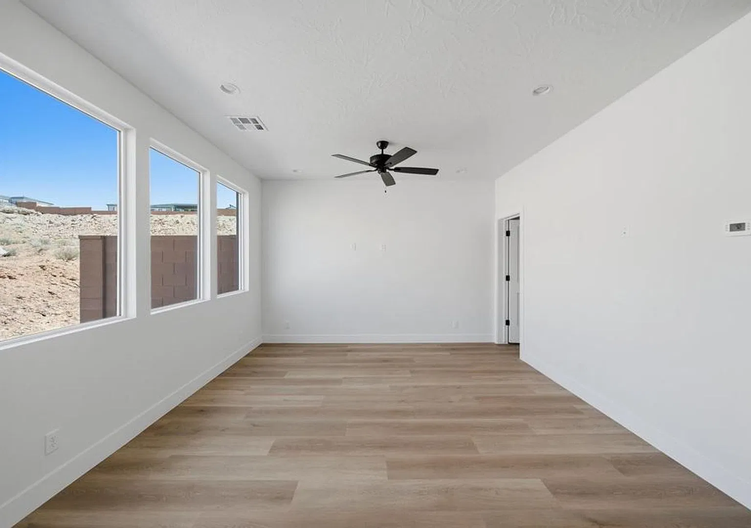 Brand New 3 Bedroom Townhome — Photo 4