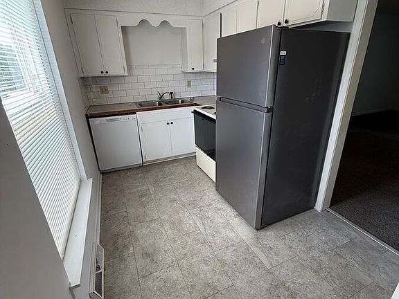 4th image of 8608 Countryshire Ln APT 1