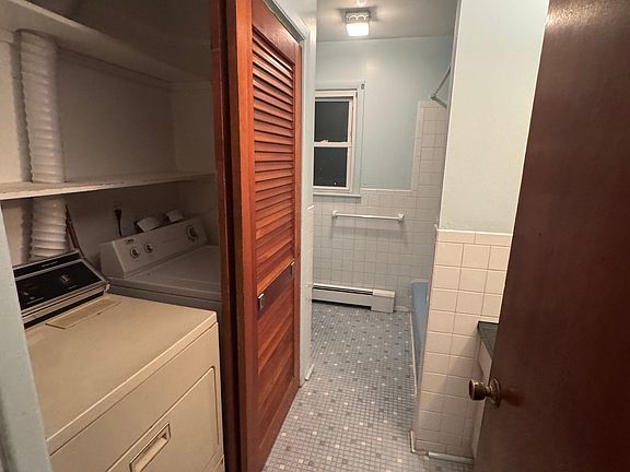 4th image of 44 Hillside Ave #1