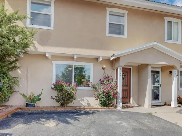 609 Grecian Ln NW, Albuquerque, NM 87107