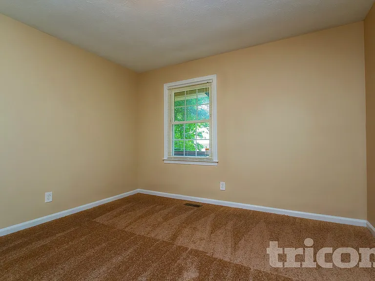 192 Gail St — Photo 11