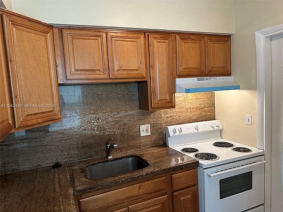 3rd image of 148 NW 40th Ct APT 1