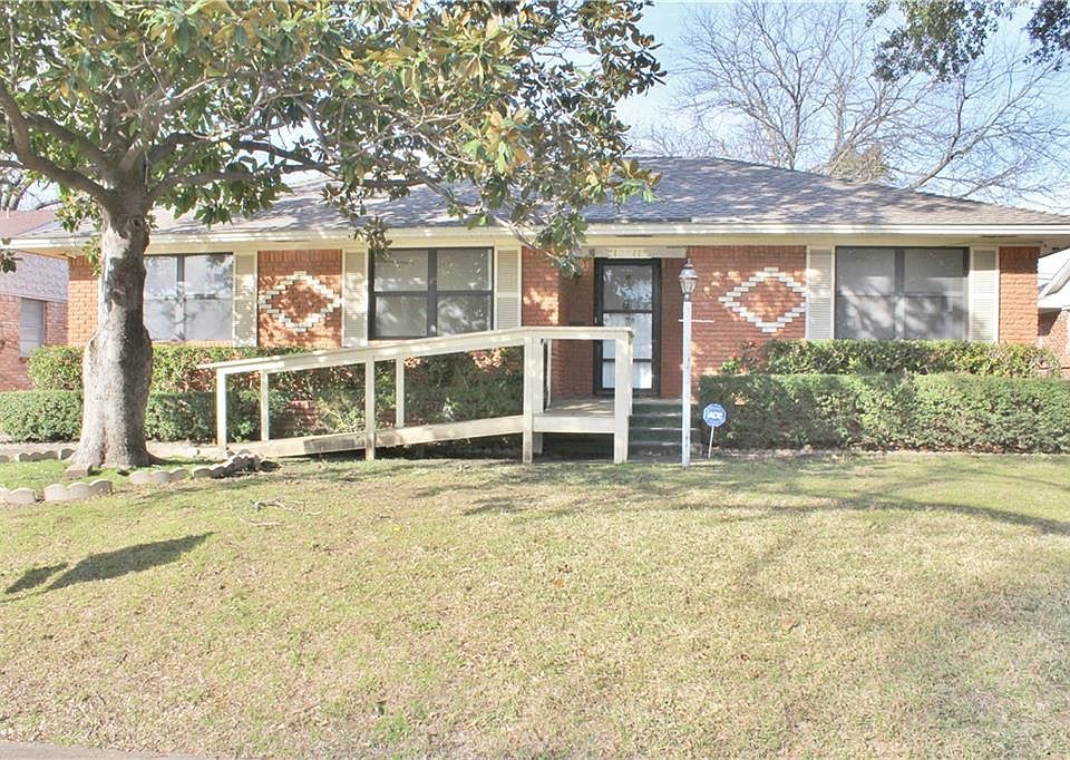 1st image of 10411 Lakemere Dr