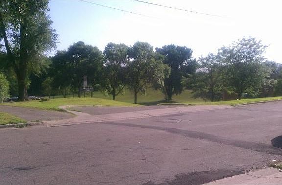 5th image of 2860 W 72nd St