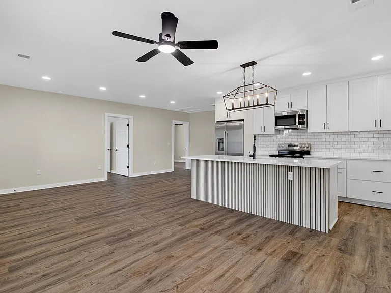 2136 Commander Rd — Photo 8