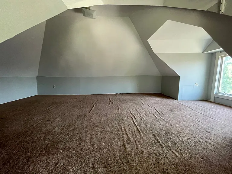 136 E Norwich Ave — Photo 18