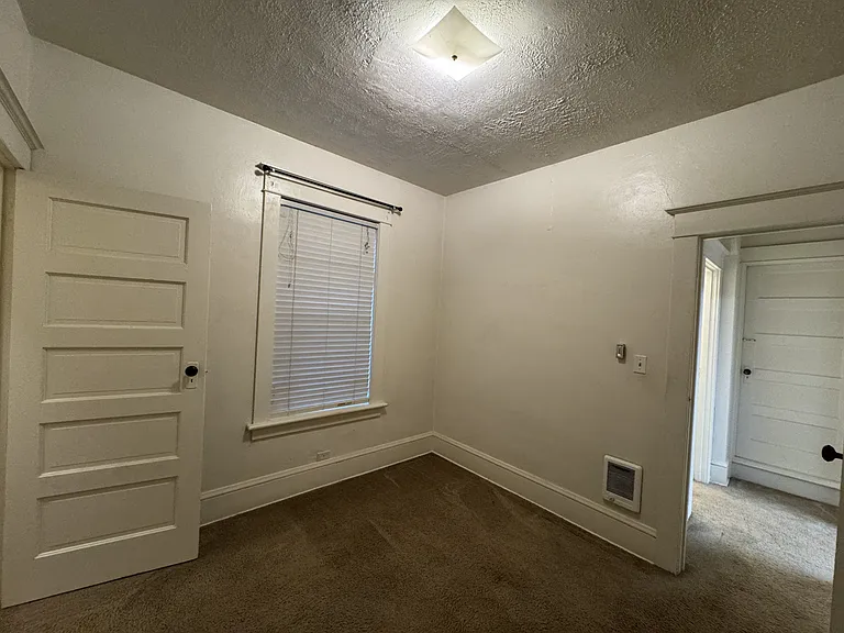6646 SW Capitol Hwy #1 — Photo 14