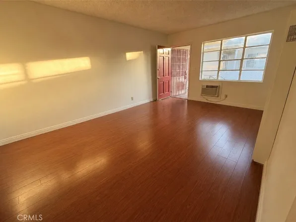 13350 Victory Blvd, Van Nuys, CA 91401