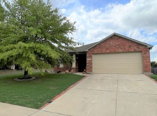 222 Bison Meadow Dr, Waxahachie, TX 75165