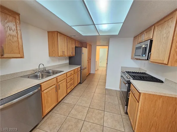 3153 Arville St, Las Vegas, NV 89102