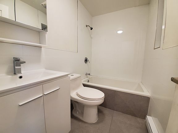 5th image of 590 Bergen Ave #28E