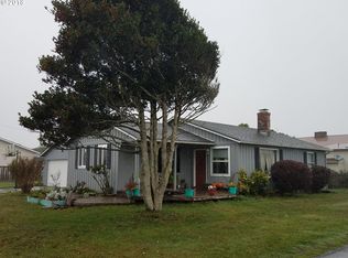 820 12th St SW, Bandon, OR 97411