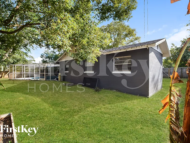 561 Hibiscus Rd — Photo 15