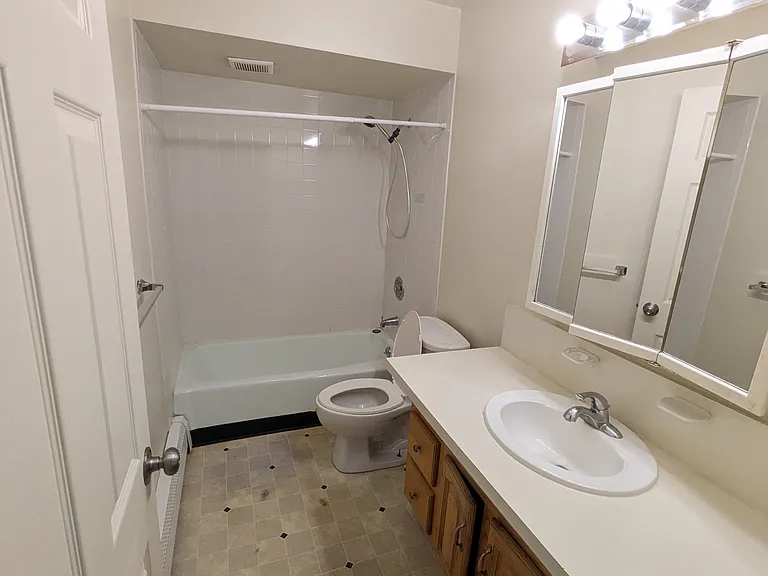 148 Sycamore St #16 — Photo 3