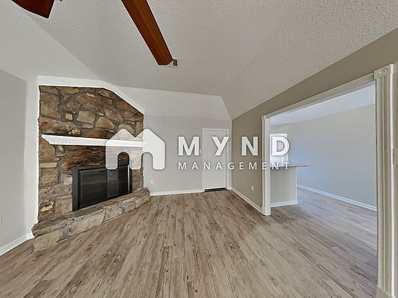 3rd image of 2467 Bassfield Dr