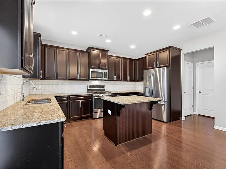 2168 Lakeview Bend Way — Photo 9