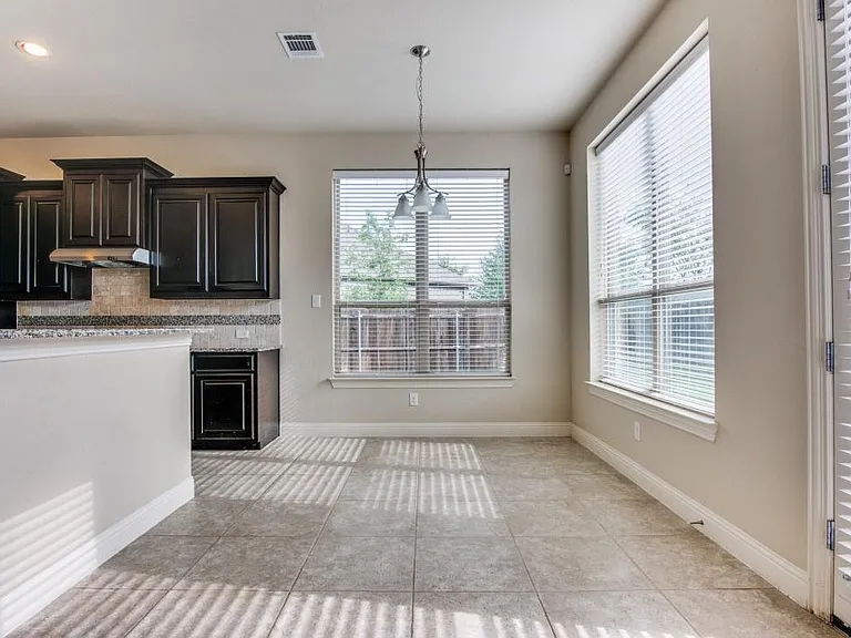 7592 Plowman Ln — Photo 11